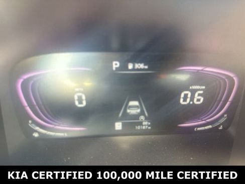 Certified 2025 Kia Soul LX image 3