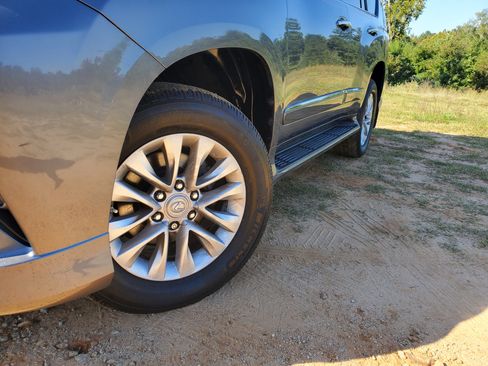 Used 2015 Lexus GX 460 image 3