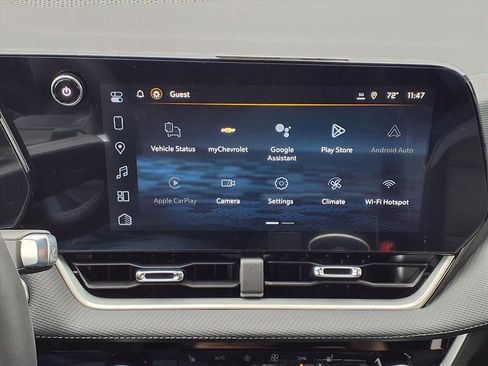 New 2026 Chevrolet Equinox LT w/ Convenience Package II FWD image 17