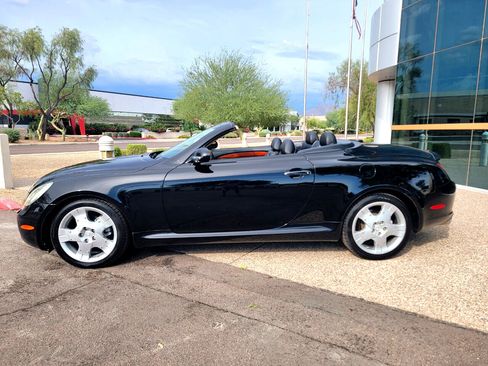 Used 2004 Lexus SC 430 Convertible image 4