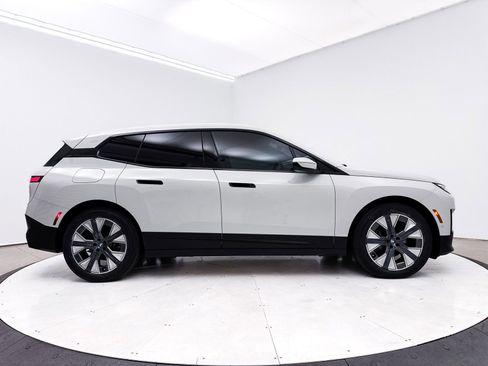 Used 2024 BMW iX xDrive50 w/ Premium Package image 37