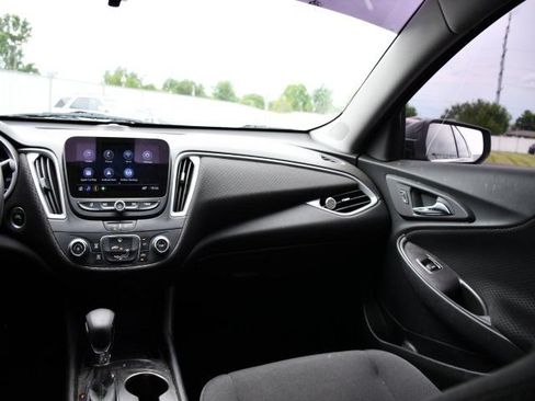 Used 2022 Chevrolet Malibu LS FWD image 21