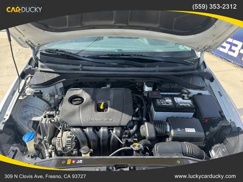 Used 2017 Hyundai Elantra SE FWD image 29