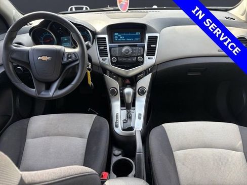 Used 2015 Chevrolet Cruze LS image 8