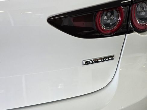 Used 2021 MAZDA MAZDA3 s image 15