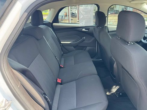 Used 2017 Ford Focus SE FWD image 34