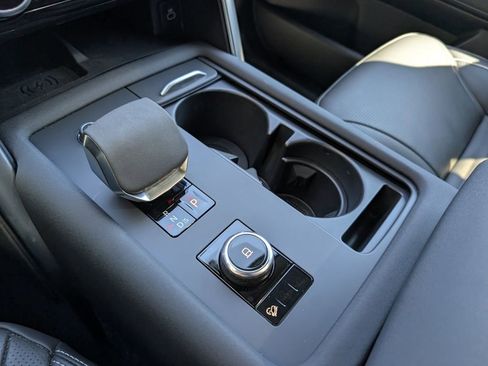 Certified 2024 Land Rover Discovery Dynamic SE image 20