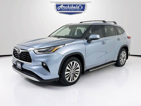 Used 2021 Toyota Highlander Platinum image 3