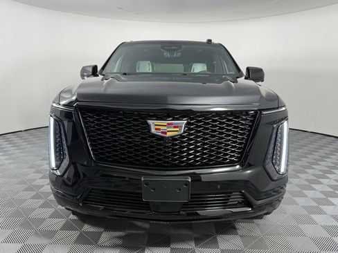Used 2026 Cadillac Escalade Platinum Sport w/ LPO, Floor Liner Package AWD/4WD image 7
