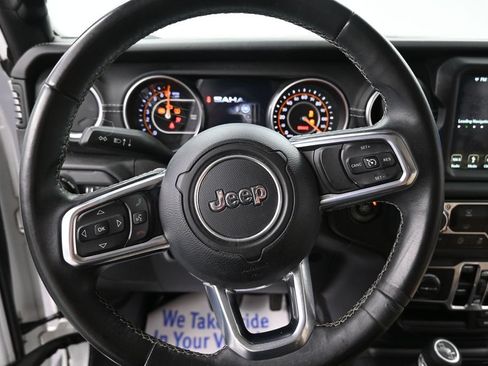 Used 2018 Jeep Wrangler Unlimited Sahara AWD/4WD image 28