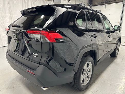 Used 2025 Toyota RAV4 XLE image 7