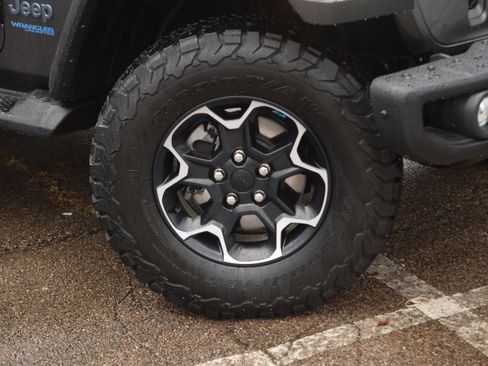 Used 2022 Jeep Wrangler Unlimited Rubicon 4xe w/ Steel Bumper Group image 30