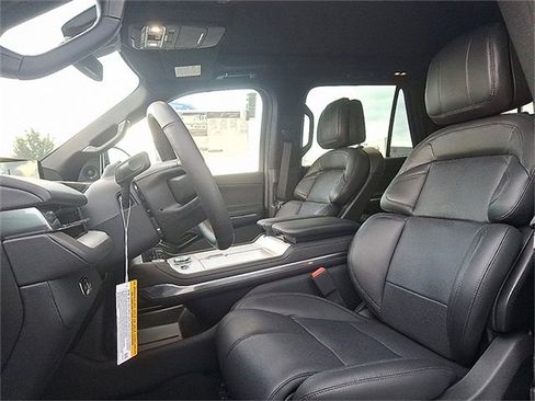 New 2025 Lincoln Navigator Reserve w/ Jet Appearance Package image 6