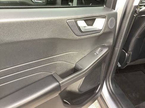 Used 2021 Ford Escape Titanium image 18