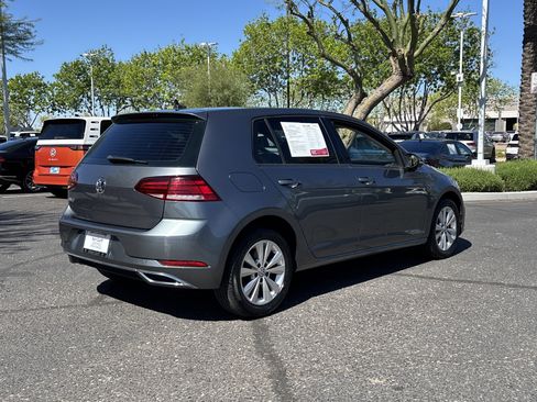 Used 2021 Volkswagen Golf 4-Door image 4