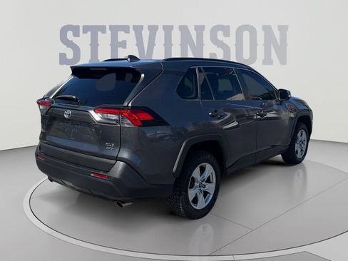 Used 2020 Toyota RAV4 XLE AWD/4WD image 5