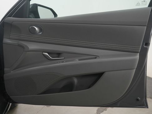 Used 2025 Hyundai Elantra SEL image 9