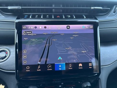 Certified 2024 Jeep Grand Cherokee Limited 4xe AWD/4WD image 24