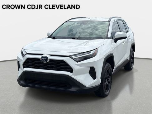 Used 2023 Toyota RAV4 XLE AWD/4WD image 8