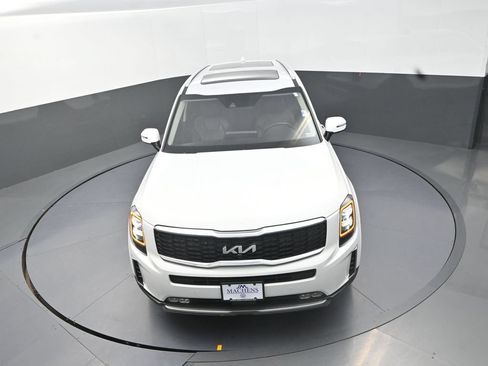 Used 2022 Kia Telluride SX w/ Towing Package AWD/4WD image 14