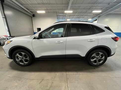 Used 2025 Ford Escape ST-Line Select AWD/4WD image 6