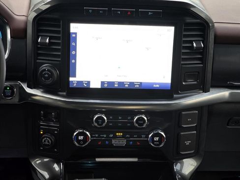 Used 2021 Ford F150 Lariat w/ Max Trailer Tow Package image 18