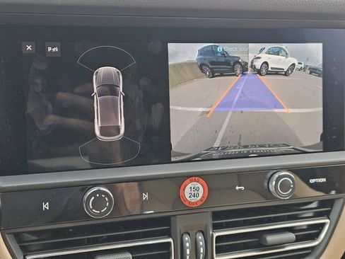 Certified 2026 Porsche Macan image 18