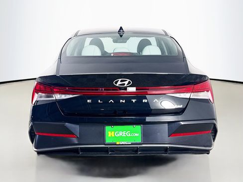 Used 2025 Hyundai Elantra Limited FWD image 8
