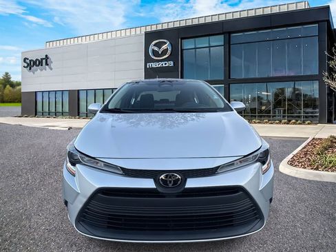 Used 2023 Toyota Corolla LE image 9