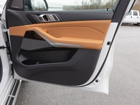 New 2025 BMW X7 xDrive40i image 21