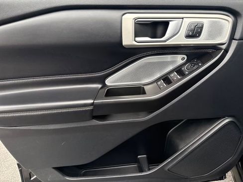 Used 2020 Ford Explorer ST w/ Premium Technology Package image 9