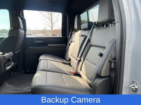 Used 2024 Chevrolet Silverado 2500 ZR2 w/ Technology Package image 17