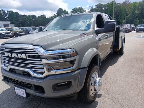 New 2026 RAM 4500 4x4 Crew Cab DRW w/ Laramie Trim Package image 15