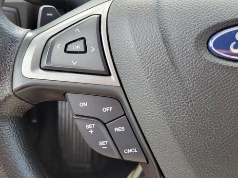 Used 2018 Ford Fusion SE w/ Fusion SE Technology Package image 14