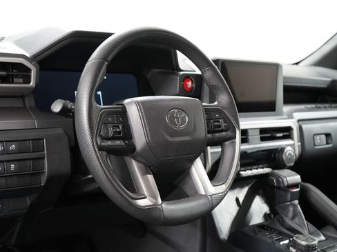 Used 2025 Toyota Tacoma TRD Off-Road AWD/4WD image 20