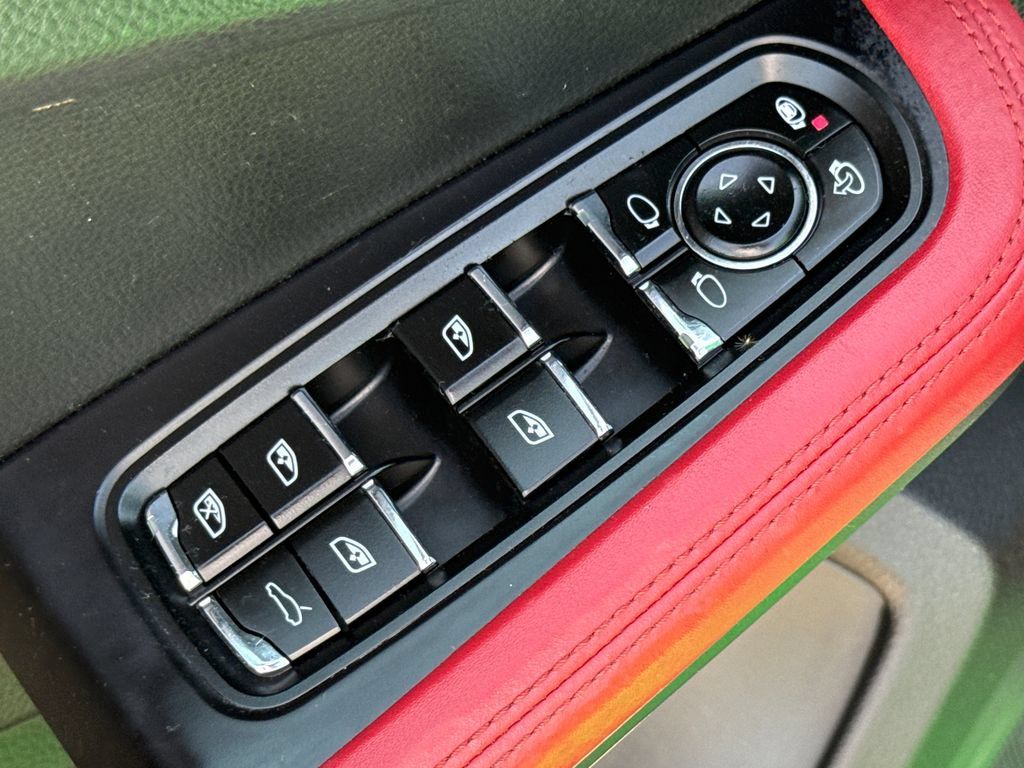 Used 2018 Porsche Macan GTS AWD/4WD image 22