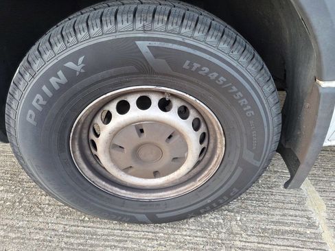 Used 2014 Freightliner Sprinter 2500 image 23