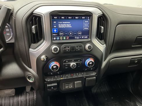 Used 2021 GMC Sierra 1500 SLT AWD/4WD image 17