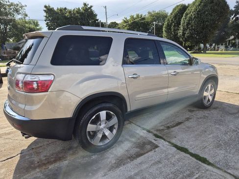 Used 2011 GMC Acadia SLT FWD image 3