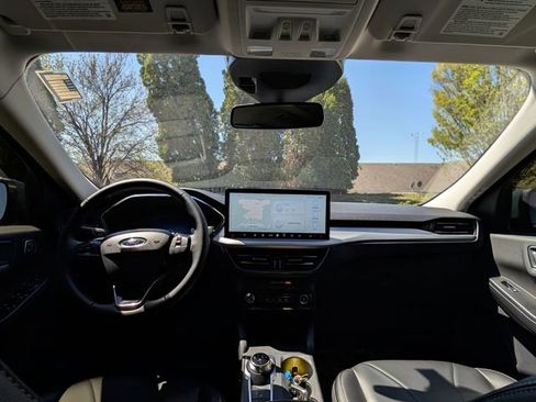 Used 2026 Ford Escape SE w/ PHEV Premium Package FWD image 13