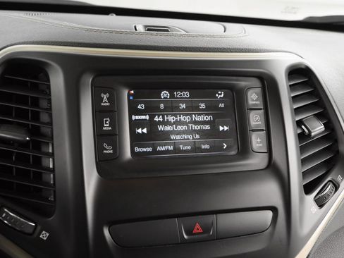 Used 2015 Jeep Cherokee Latitude image 20