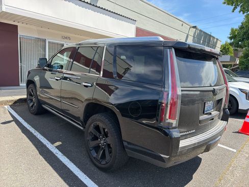 Used 2016 Cadillac Escalade Premium AWD/4WD image 6