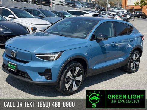 Used 2023 Volvo C40 Recharge Core w/ Climate Package AWD/4WD image 1