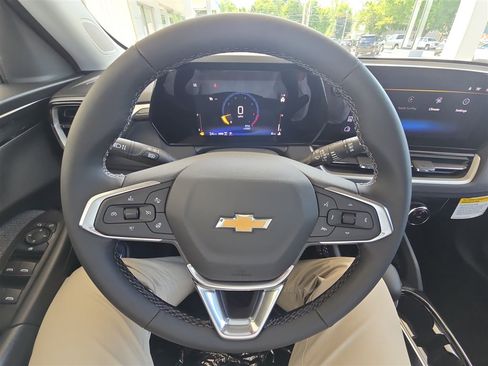 New 2026 Chevrolet TrailBlazer LT w/ Convenience Package AWD/4WD image 11