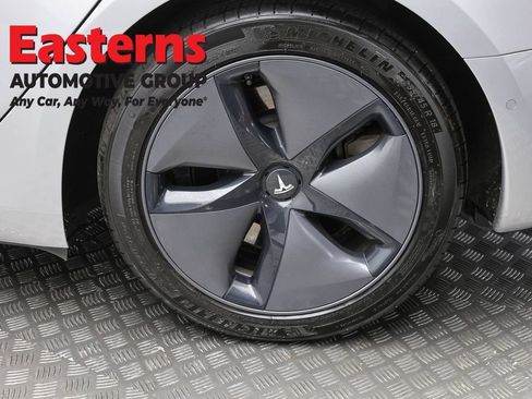 Used 2018 Tesla Model 3 Long Range RWD image 8