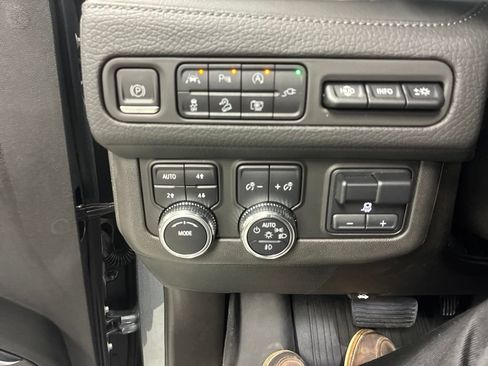 Used 2022 GMC Yukon Denali w/ Max Trailering Package AWD/4WD image 25
