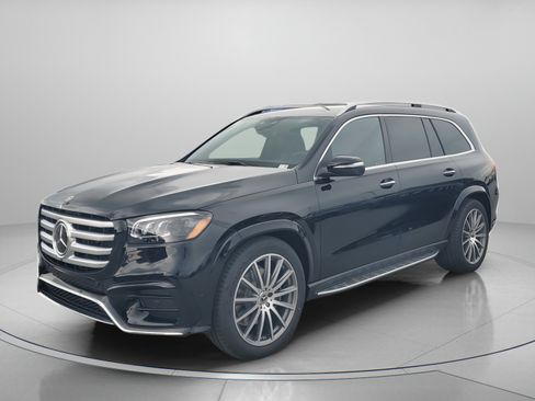 Certified 2026 Mercedes-Benz GLS 580 4MATIC image 2
