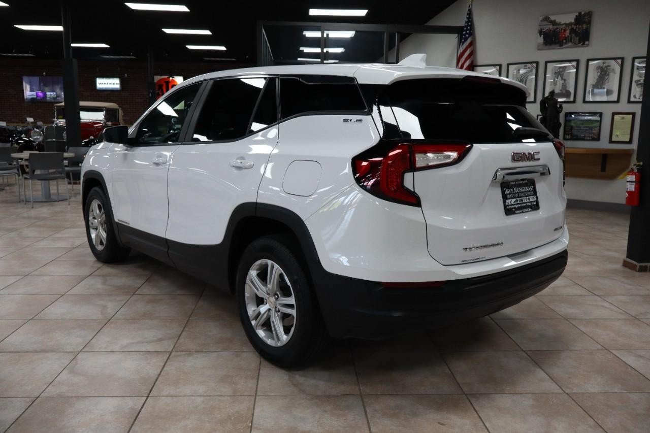 Used 2024 GMC Terrain SLE AWD/4WD image 4