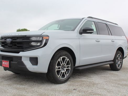 New 2026 Ford Expedition Max Active AWD/4WD image 8