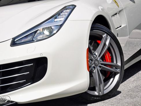 Used 2017 Ferrari GTC4Lusso AWD/4WD image 36